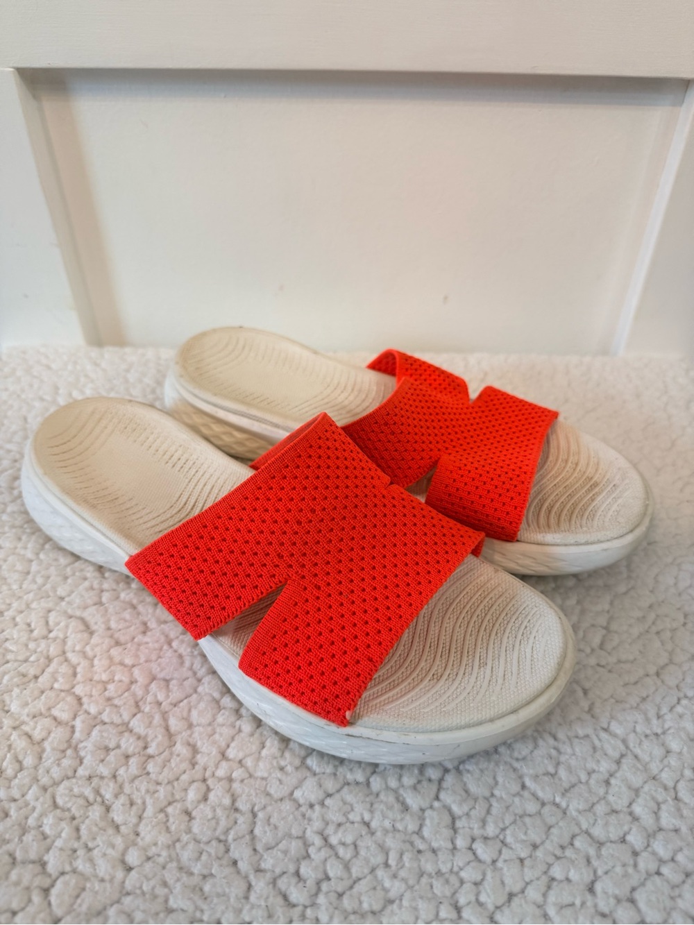 💫10/$25 • Women’s Bright Coral Slide Sandals